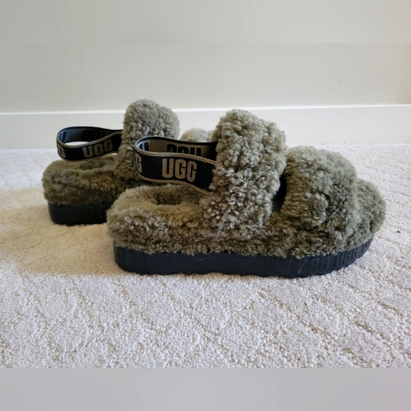 Ugg Fluffita Sandals - Picture 1 of 5